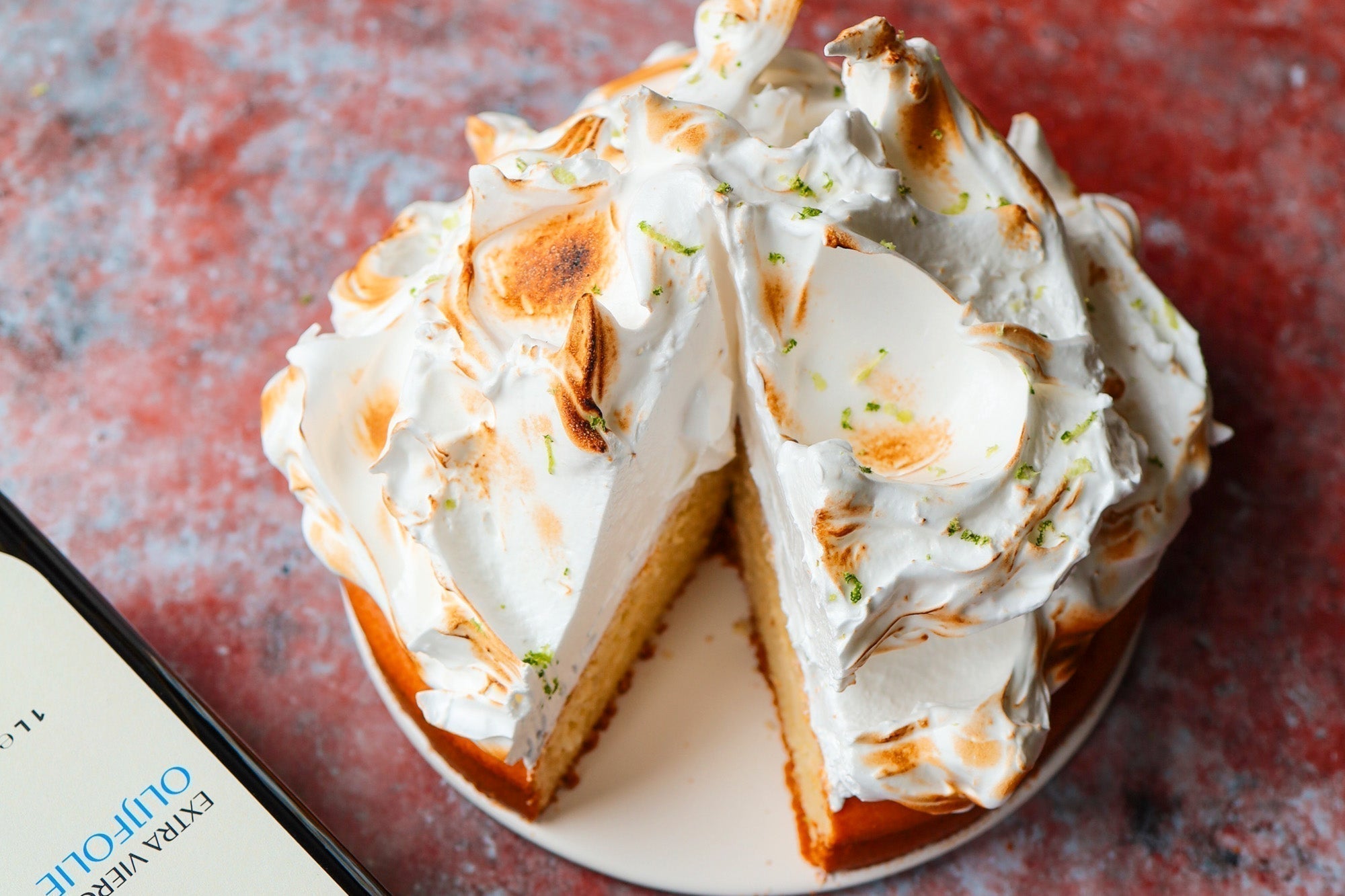 Limoen-olijfoliecake met Italiaans schuim