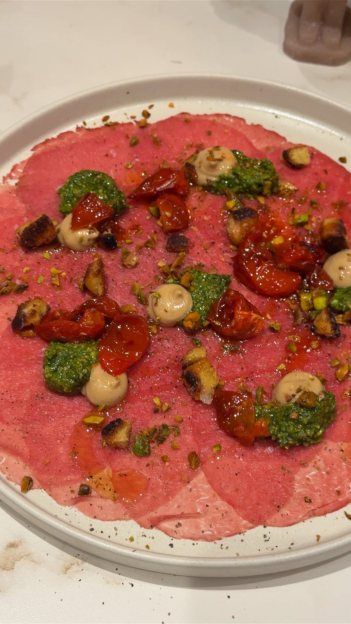 CARPACCIO MET PISTACHEPESTO